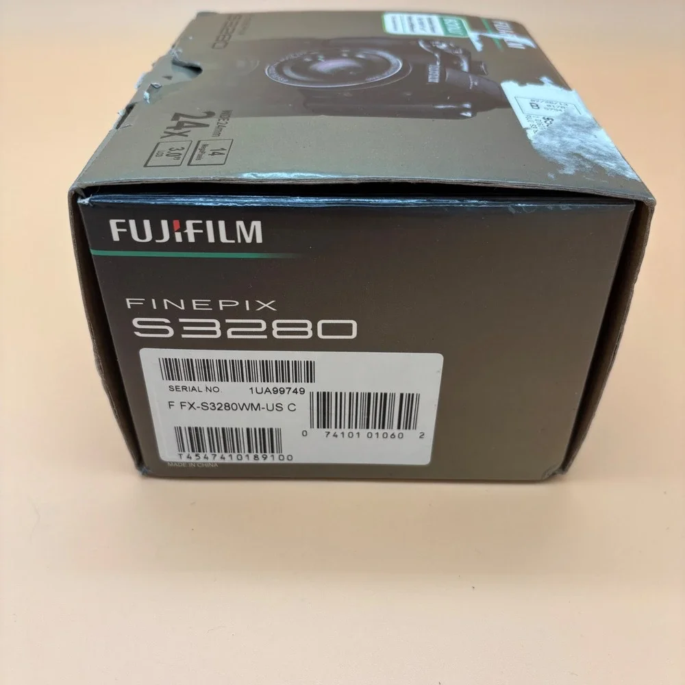 Fujifilm FinePix S3280 Digital Camera 14MP 24x Optical Zoom 3.0 LCD Black